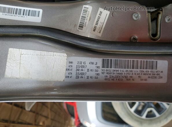 3C4NJDDB7KT747963 2019 JEEP COMPASS Silver Vista del compartimento del motor