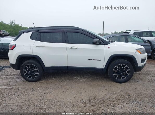 3C4NJDDB7KT759806 2019 JEEP COMPASS White უკანა სალონის ხედი