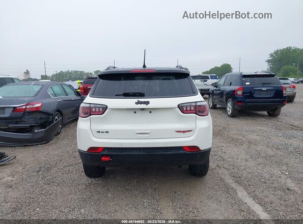 3C4NJDDB7KT759806 2019 JEEP COMPASS White 