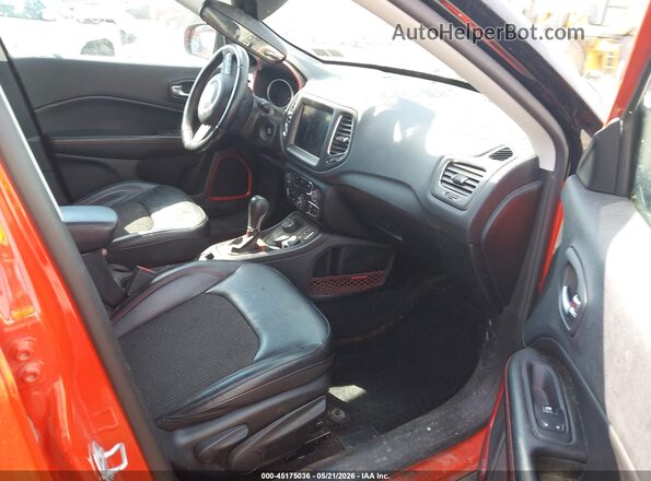 3C4NJDDB7KT799867 2019 JEEP COMPASS Orange Widok wnętrza z przodu