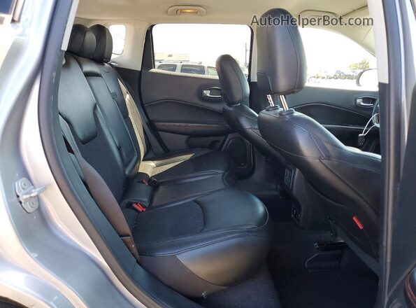 3C4NJDDB7LT162933 2020 JEEP COMPASS Silver უკანა სავარძლების ხედი