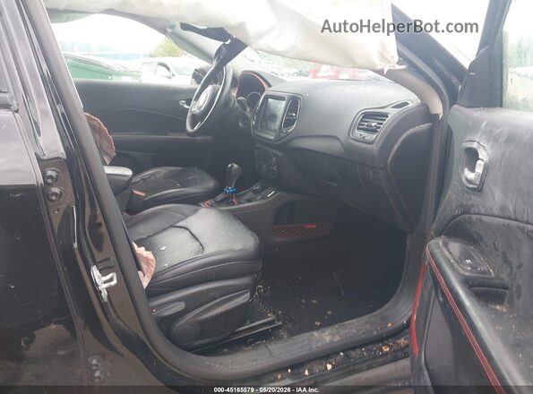 3C4NJDDB8HT671680 2017 JEEP NEW COMPASS Black Front interior view