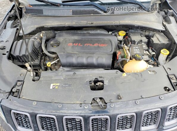 3C4NJDDB8JT493534 2018 JEEP COMPASS Серый 