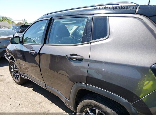 3C4NJDDB8KT722053 2019 JEEP COMPASS Gray 