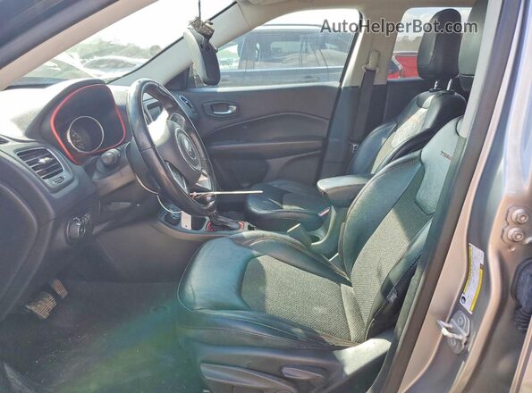 3C4NJDDB8LT195570 2020 JEEP COMPASS Gray Widok wnętrza z przodu