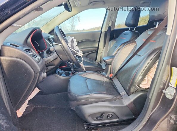 3C4NJDDB8MT551307 2021 JEEP COMPASS Gray Вид салону спереду