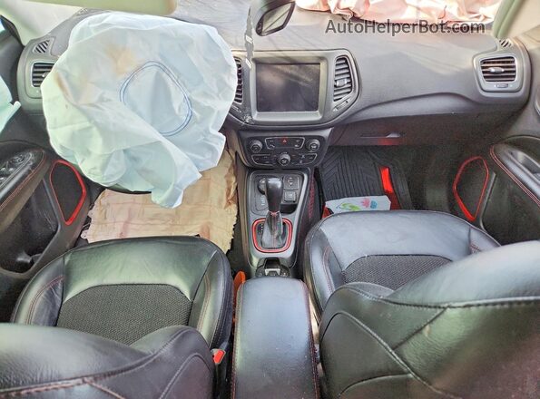 3C4NJDDB8MT590866 2021 JEEP COMPASS Gray Вид панелі приладів