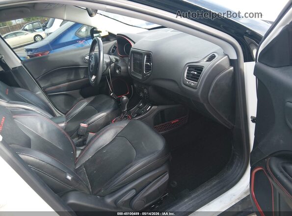 3C4NJDDB9HT616672 2017 JEEP NEW COMPASS White Front interior view