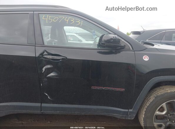 3C4NJDDB9JT442074 2018 JEEP COMPASS Black 