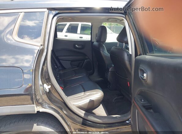 3C4NJDDBXJT281766 2018 JEEP COMPASS Black Vista de la etiqueta del VIN