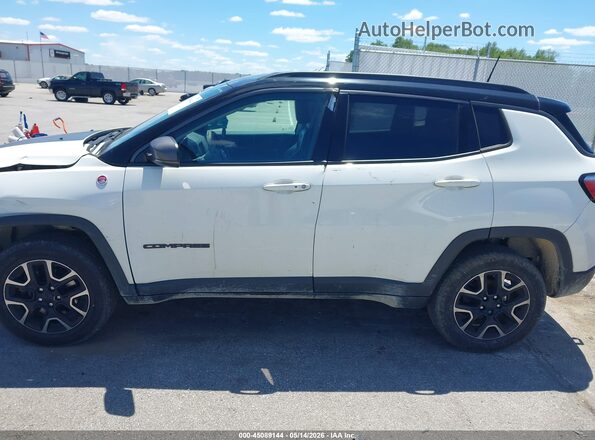 3C4NJDDBXKT619300 2019 JEEP COMPASS White 