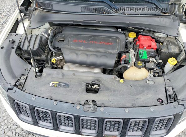 3C4NJDDBXLT177572 2020 JEEP COMPASS White Սալոնի հետևի տեսք