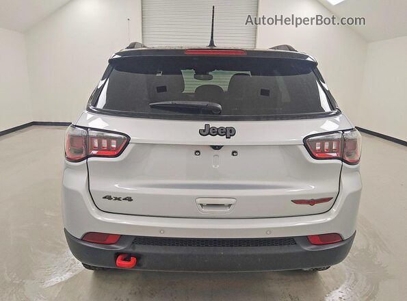 3C4NJDDN2ST583922 2025 JEEP COMPASS Silver Widok z tyłu