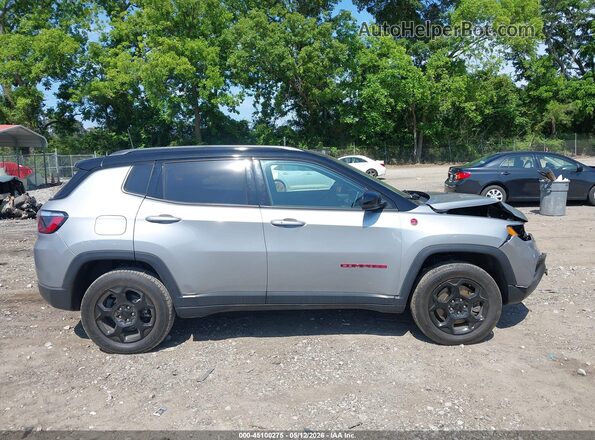 3C4NJDDN6PT522743 2023 JEEP COMPASS Silver Вид задньої частини салону