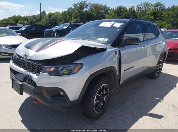3C4NJDDN6ST621815 2025 JEEP COMPASS Silver Передня ліва чверть