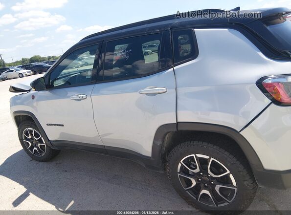 3C4NJDDN6ST621815 2025 JEEP COMPASS Silver Панорамний вид салону 360°