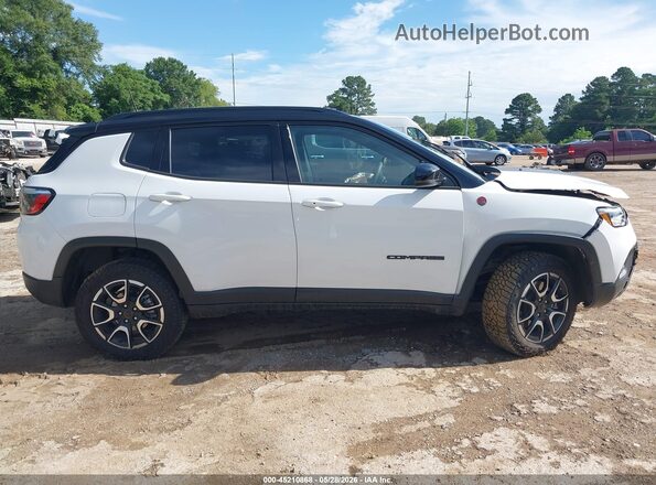 3C4NJDDNXST524200 2025 JEEP COMPASS Белый Вид задней части салона