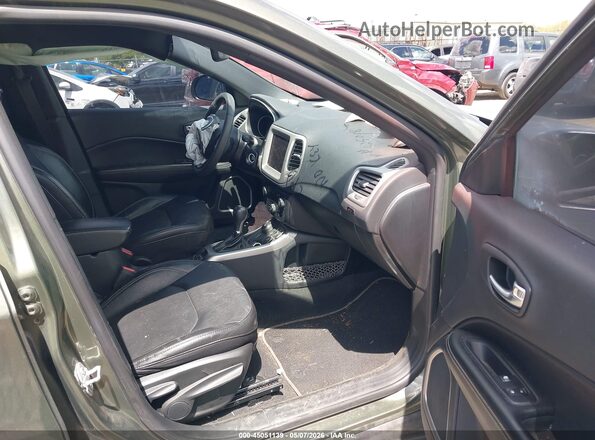 3C4NJDEB5MT525018 2021 JEEP COMPASS Зеленый Вид салона спереди