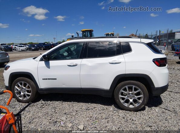 3C4NJDFB3NT231990 2022 JEEP COMPASS White 