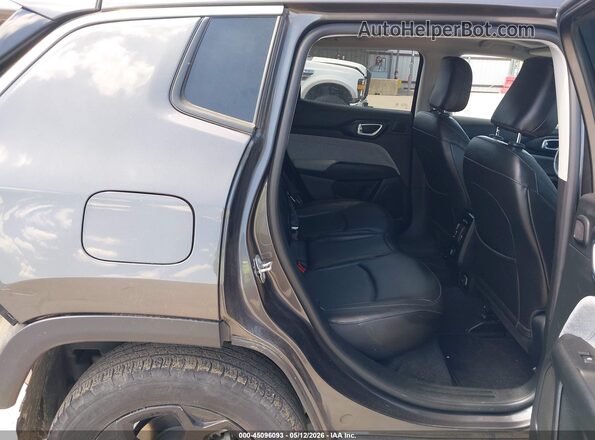 3C4NJDFB7NT219258 2022 JEEP COMPASS Gray VIN կոդի պիտակի տեսք
