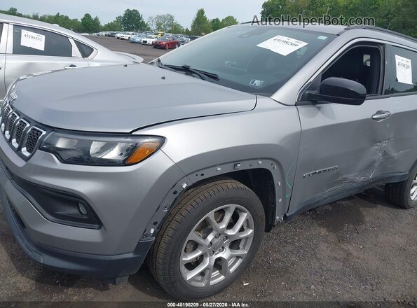 3C4NJDFNXPT501729 2023 JEEP COMPASS Silver Front view