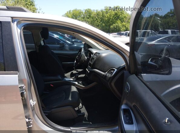 3C4PDCAB2JT532634 2018 DODGE JOURNEY Серебряный Вид салона спереди