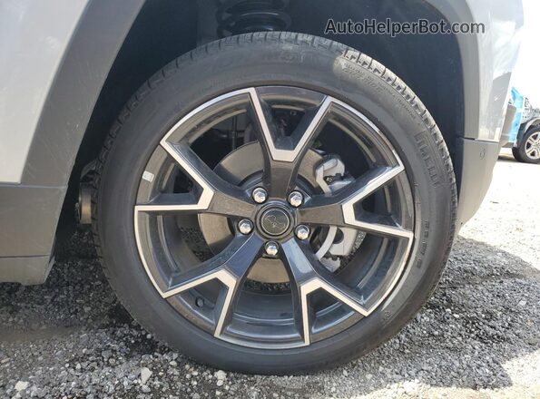 3C4PJMC28TT228738 2026 JEEP CHEROKEE Серебряный 