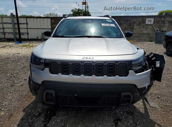 3C4PJMC28TT228738 2026 JEEP CHEROKEE Серебряный Вид спереди