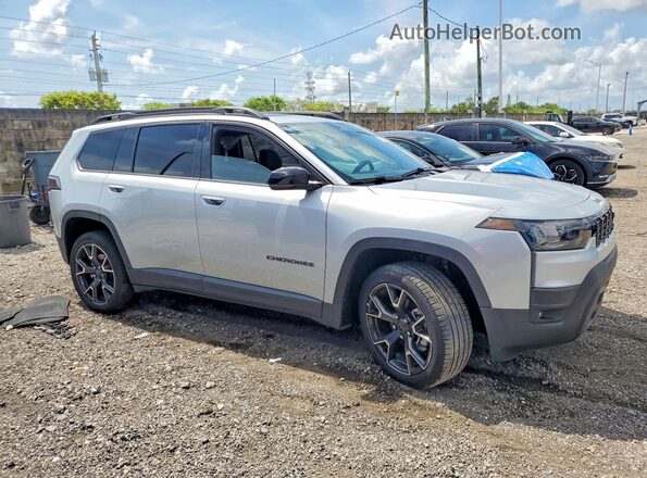 3C4PJMC28TT228738 2026 JEEP CHEROKEE Серебряный Передняя правая четверть