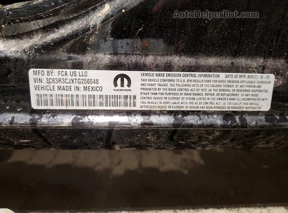 3C63R3CJXTG256548 2026 RAM 3500 Black Widok komory silnika