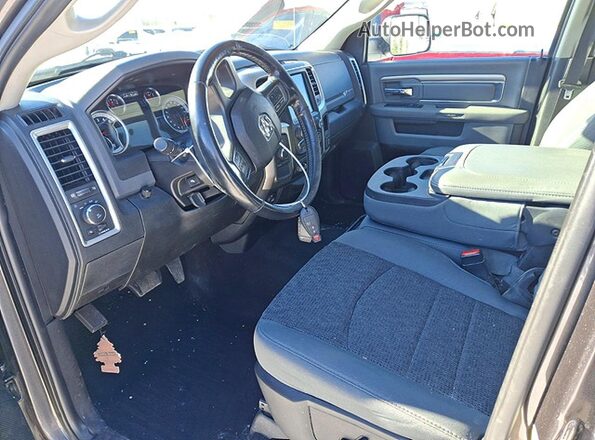 3C63R3LL1HG778199 2017 RAM 3500 Black Front interior view
