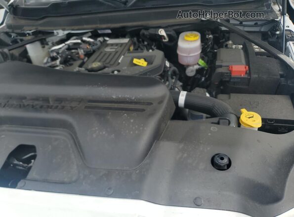 3C63R4DL0TG155900 2026 RAM 2500 White Widok wnętrza z tyłu