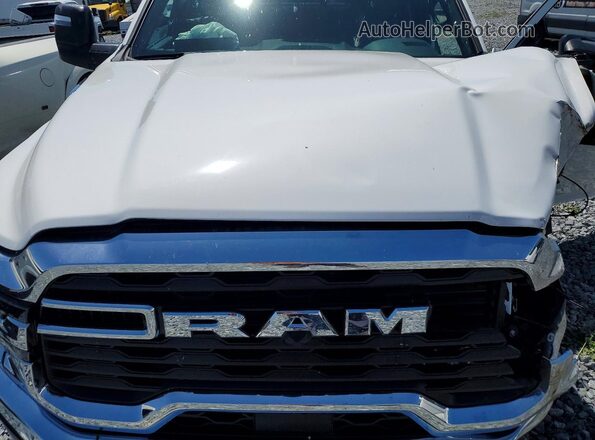 3C63R5CL5TG190133 2026 RAM 2500 White უკანა სალონის ხედი