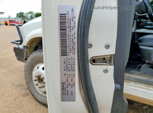 3C63RRML9JG335340 2018 RAM 3500 White Շարժիչի բաժամունքի տեսք