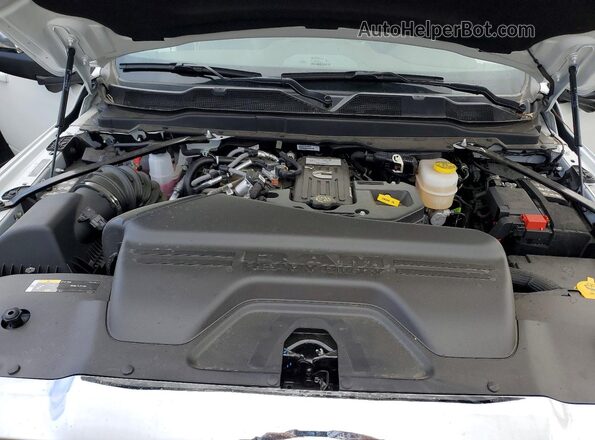 3C63RRPL4TG159179 2026 RAM 3500 White Widok wnętrza z tyłu