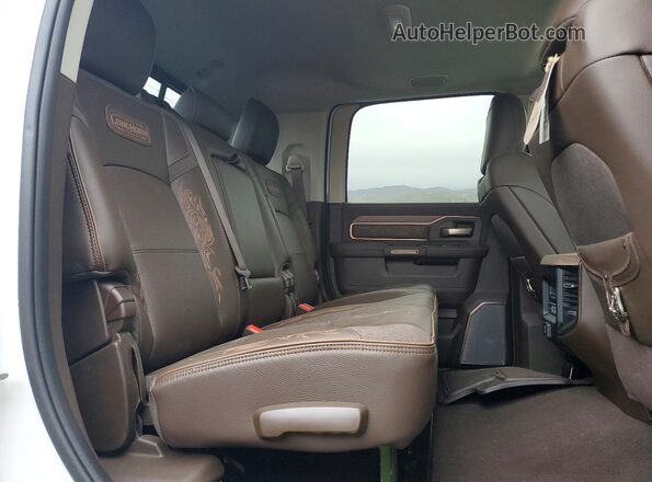 3C63RRPL4TG159179 2026 RAM 3500 White Widok tylnych siedzeń