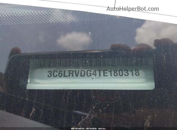 3C6LRVDG4TE180318 2026 RAM PROMASTER 2500 White Vista del compartimento del motor
