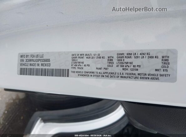 3C6MRVJG8PE536655 2023 RAM PROMASTER 3500 White Vista del compartimento del motor