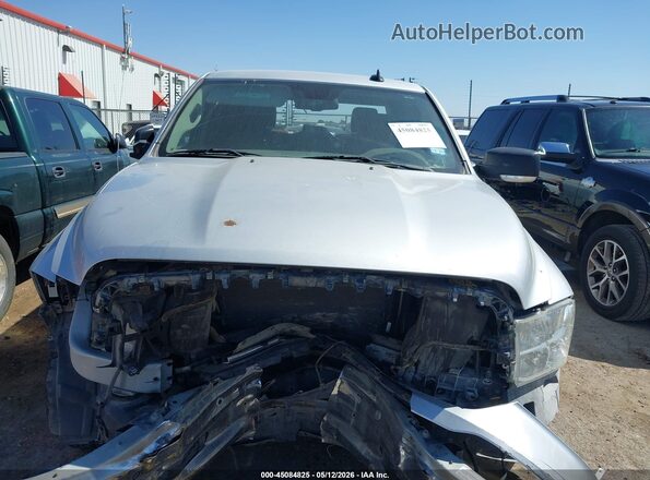 3C6RR6LT7HG728452 2017 RAM 1500 Silver Widok wnętrza z tyłu