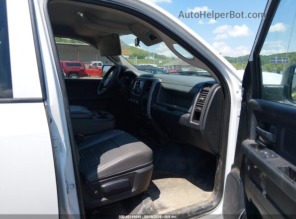 3C6RR7KT5GG174530 2016 RAM 1500 White Front interior view