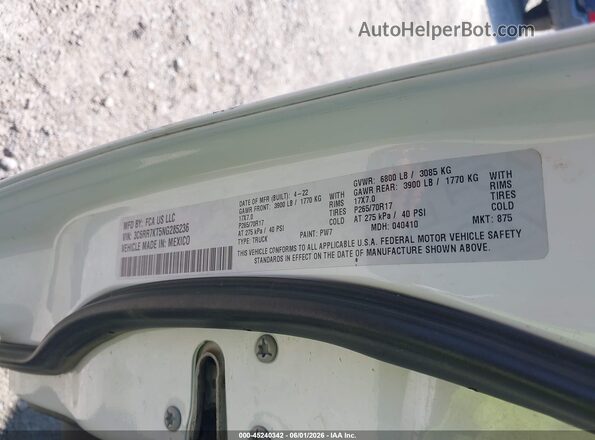3C6RR7KT5NG285236 2022 RAM 1500 CLASSIC White Vista del compartimento del motor