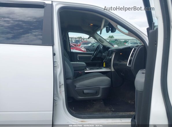 3C6RR7LT2JG135643 2018 RAM 1500 White Vista interior delantera