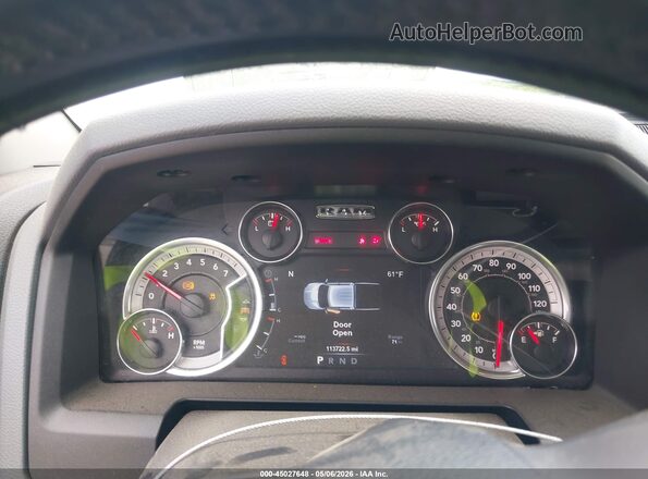 3C6RR7LT2JG135643 2018 RAM 1500 White Vista de los asientos traseros