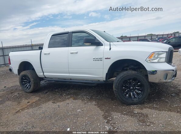 3C6RR7LT2JG135643 2018 RAM 1500 White Vista interior trasera