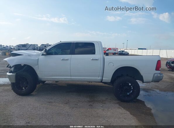 3C6RR7LT7GG240073 2016 RAM 1500 White 360 interior view