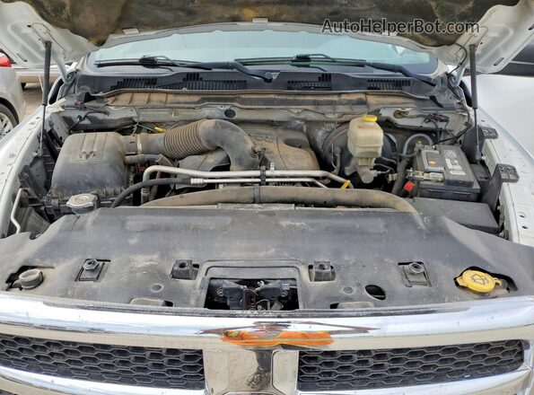 3C6TR5DT9GG166325 2016 RAM 2500 White Widok wnętrza z tyłu