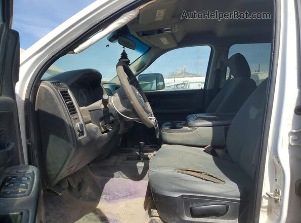 3C6TR5HT8JG204841 2018 RAM 2500 White Vista interior delantera