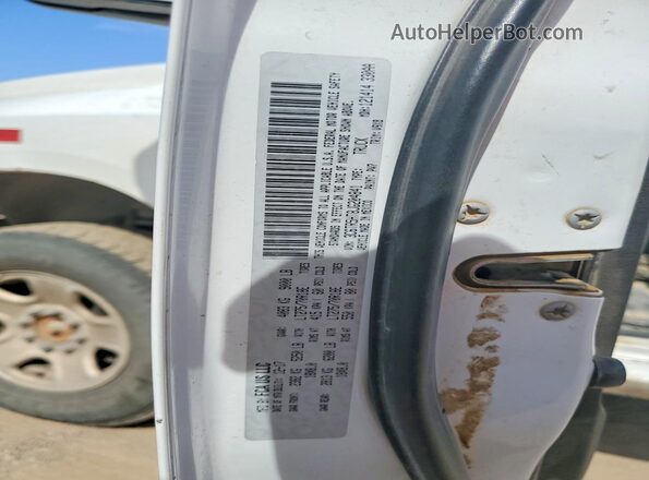 3C6TR5HT8JG204841 2018 RAM 2500 White Vista del compartimento del motor