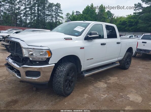 3C6UR5CJ2LG250646 2020 RAM 2500 White წინა მარცხენა ხედი სამი მეოთხედიდან