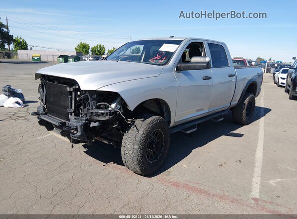 3C6UR5CL0HG720911 2017 RAM 2500 Silver წინა მარცხენა ხედი სამი მეოთხედიდან